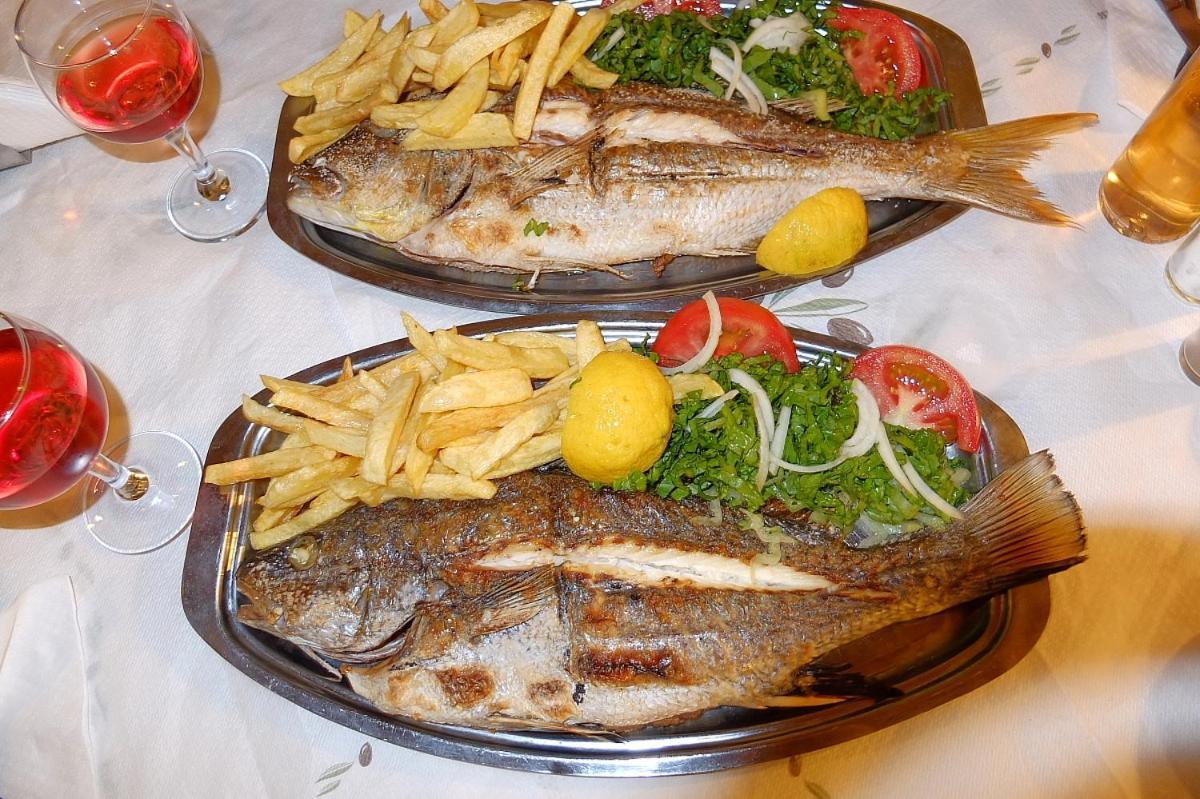 Socrates Apartmens & Restaurant Милатос Екстериор снимка