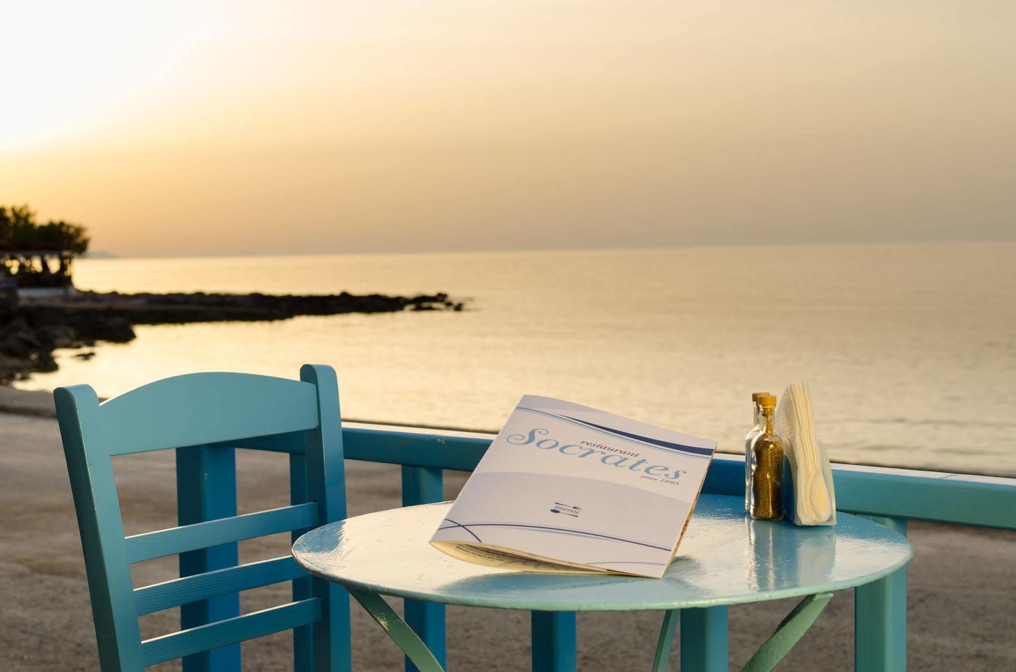 Socrates Apartmens & Restaurant Милатос Екстериор снимка
