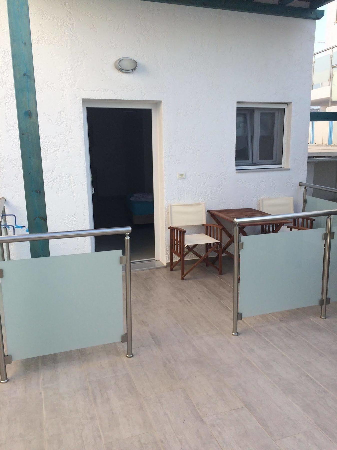Socrates Apartmens & Restaurant Милатос Екстериор снимка