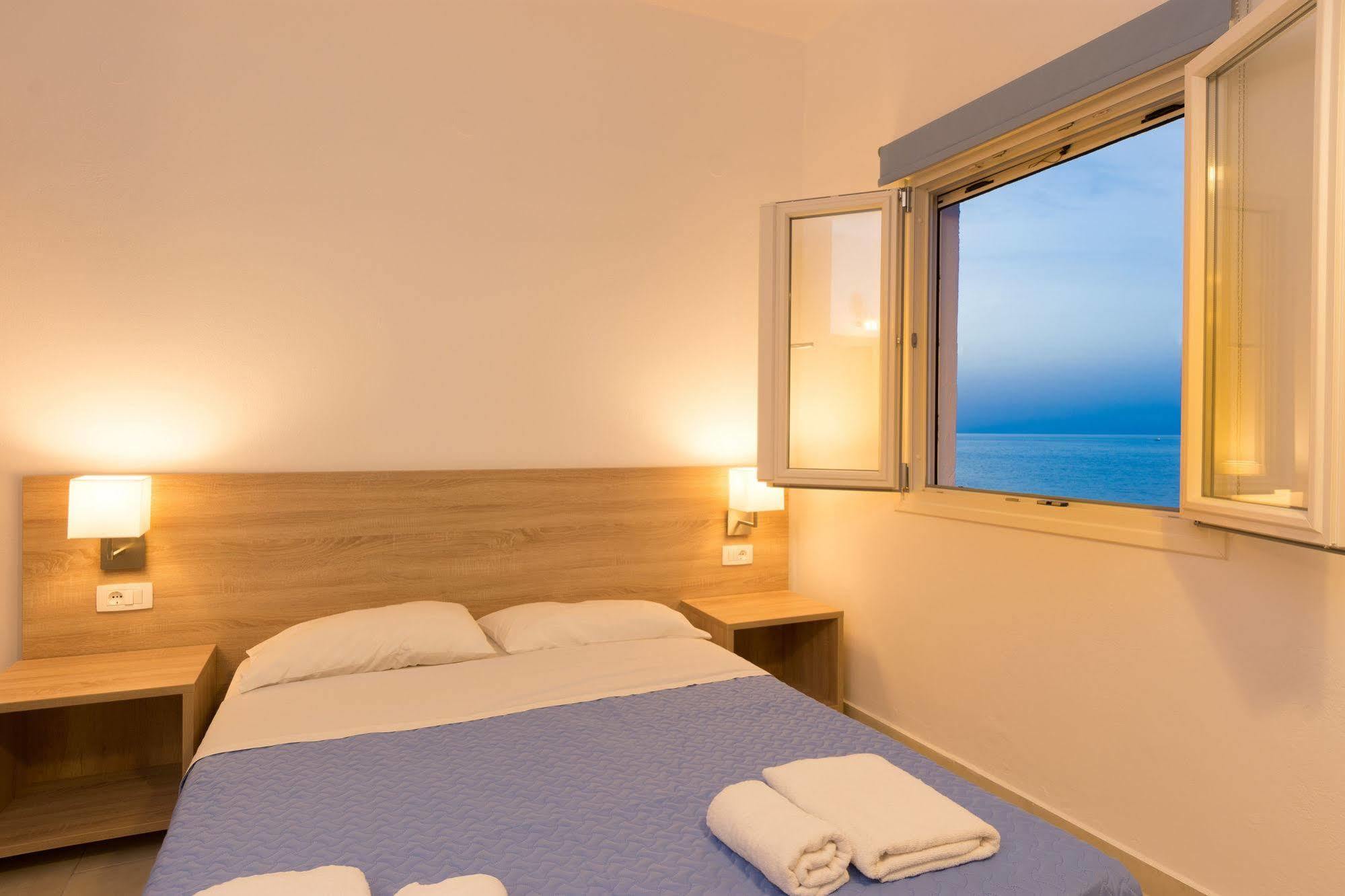 Socrates Apartmens & Restaurant Милатос Екстериор снимка