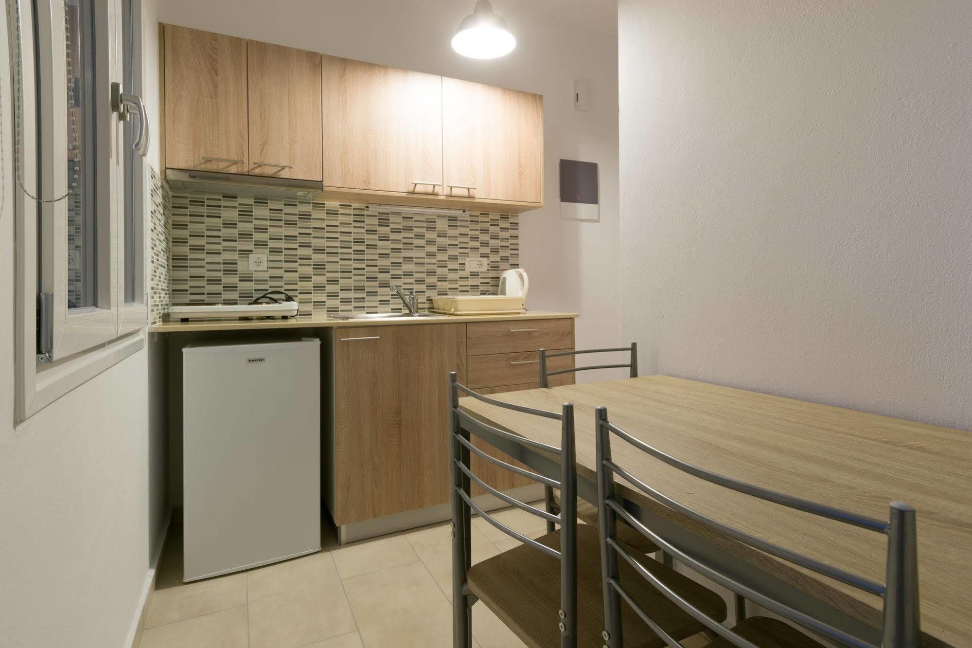 Socrates Apartmens & Restaurant Милатос Екстериор снимка